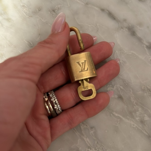 Louis Vuitton Lock and Key - Picture 4 of 5